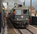 SBB Historic / Eurovapor: Doppeltraktion Elefanten am Gotthard   Währenddem die Fahrgäste des Fotozuges; bestehend aus der SBB Re 4/4 II 11161 und den Wr und A, welcher den Dampfzug