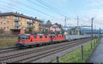 Re 4/4 II 11306 und eine weitere Re 4/4 II mit einem Zuckerrüben-Leerzug am 5.