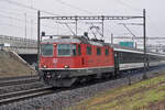 Re 4/4 II 11131 fährt Richtung Bahnhof SBB. Die Aufnahme stammt vom 19.12.2017.