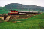 SBB: Kurzzug Basel-Zürich mit der Re 4/4 II 11141  SWISS EXPRESS  bei Frick am 18.