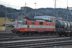 Die Swissexpress Re 420 109 steht mit ihrem Kesselzug im Bahnhof St.Margrethen.