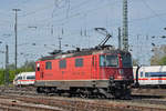 Re 420 298-2 durchfährt den Badischen Bahnhof. Die Aufnahme stammt vom 20.04.2018.