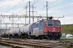 Re 420 241-2 durchfährt den Bahnhof Pratteln. Die Aufnahme stammt vom 26.04.2018.