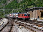 SBB - Re 4/4  420 157-0 mit Test / Messzug bei der einfahrt in den Bahnhof Brig am 18.05.2018