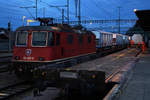 KNIEZUG  Seit Jahren finden während der Tournee die Verschiebungen per Bahn mitten in der Nacht statt.