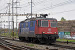 Re 420 314-7 durchfährt solo den Bahnhof Pratteln.