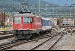 Nachschuss auf Re 4/4 II 11116 (420 116-6) SBB als Gefängniszug (Jail Train), der den Bahnhof Olten (CH) in nördlicher Richtung durchfährt.
[10.7.2018 | 13:44 Uhr]