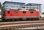 Blick auf Re 4/4 II 11144 (420 144-8) SBB als IC 489 (Linie 87) nach Zürich HB (CH), der seinen Startbahnhof Singen(Hohentwiel) auf Gleis 3 verlässt.