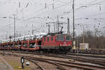 Re 420 292-5 durchfährt den badischen Bahnhof.