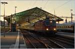 Die SBB Re 4/4 11197 wartet mit ihrem IR 90 1908 in Lausanne auf die Weiterfahrt nach Genève.