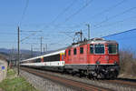 Re 4/4 II 11131 fährt Richtung Bahnhof Itingen.