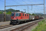 Re 420 235-4 durchfährt den Bahnhof Gelterkinden.