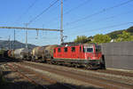 Re 420 318-8 durchfährt den Bahnhof Gelterkinden.