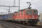 Re 420 343-6 ist zusammen mit Re 620 083-6  Amsteg-Silenen  am 13.12.2019 bei Brugg unterwegs in Richtung Othmarsingen.