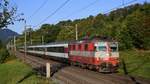 Re 4/4 II 11108 unterwegs mit dem IR nach Zürich HB bei Umiken AG am Morgen des 05.09.2020.