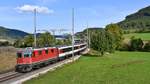 Re 4/4 II 11138 mit dem Interregio nach Basel SBB kurz vor dem nächsten Halt in Frick AG, aufgenommen am 10.09.2020.