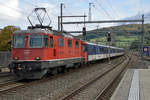  Bobo Sandwiche EW II  als ICE 70070 mit Re 420 125-7, BDto 50 85 8 233 928-1 und Re 420 143-0 anlässlich der Bahnhofsdurchfahrt Sissach am 12.