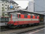 Damals noch die drittletzte SWISS EXPRESS Re 4/4 II: die Re 4/4 11141 in Luzern.