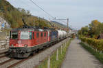 Herbstliche Stimmung bei Ligerz am Bielersee mit einer Re 10/10 bestehend aus der Re 420 235-4 und einer nicht erkennbaren Re 620 am 20. Oktober 2020.
Foto: Walter Ruetsch