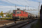 Re 420 319-6 durchfährt den Bahnhof Pratteln.