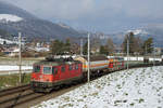 Die Re 420 239-6  Porrentruy  mit einem Kurzgüter bei Niederbipp am 8.