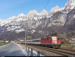 SBB Re 4/4 II 11132 mit IC Zürich HB - Chur am 9.