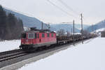 Re 420 273-5 fährt Richtung Bahnhof Gelterkinden.