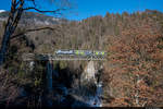 Am 24.01.2021 ist BLS Re 420 501 als PE 4074 von Zweisimmen nach Interlaken Ost unterwegs und konnte hier auf der imposanten Bunschenbachbrücke bei Weissenburg aufgenommen werden.