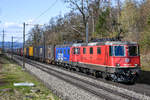 Re 420 249-5 ist gemeinsam mit Re 6/6 11663  Eglisau  unterwegs in den Süden, aufgenommen bei Brunegg AG am 27.03.2021.