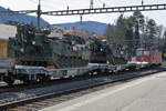 Militärzug Bure-Thun mit der Re 420 232-1 beim Zwischenhalt in Moutier am 29.