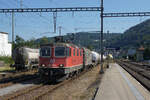 Re 420 318-8 mit Güterzufuhr in Wildegg am 2. September 2021.
Foto: Walter Ruetsch