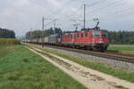 Doppeltraktion mit Re 420 210-5 bei Deitingen am 12. Oktober 2021.
Foto: Walter Ruetsch