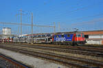 Re 420 247-9 durchfährt den Bahnhof Pratteln. Die Aufnahme stammt vom 28.10.2021.