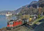 Die Re 420 286-7  AKA BOBO  bei Villeneuve unterwegs am 17. Januar 2022.
Foto: Walter Ruetsch