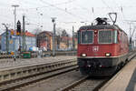 Re 4/4 ll 11303 anlässlich einer Rangierfahrt in Singen (Hohentwiel) am 27. Januar 2022.
Schon bald wird dieser herrliche Anblick einer hübschen Schweizerin in Deutschland Geschichte sein.
Foto: Walter Ruetsch