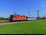 SBB - 420 143 mit dem ältesten SBB Steuerwagen im Betrieb der St 50 85 89-33 900-3 im Regelmässigen Einsatz auf den SBB Geleisen unterwegs bei Lyssach am 02.09.2022