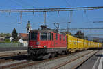 Re 420 332-9 durchfährt am 27.10.2022 den Bahnhof Rupperswil.