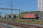 Re 420 248-7 durchfährt am 25.10.2022 den Bahnhof Pratteln.