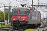 Re 420 208-0 durchfährt am 09.09.2024 den Bahnhof Pratteln.