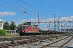 Re 420 287-5 durchfährt am 23.07.2024 den Bahnhof Pratteln.