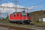 Re 420 342-8 durchfährt am 24.09.2024 solo den Bahnhof Pratteln.