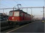 Re 4/4 II 11154 vor dem  andocken  an IC 562 nach Basel SBB.