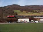 Re 4/4 II mit IR Locarno-Basel SBB zwischen Gelterkinden und Sissach am 08.01.2008