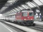 SBB - Einfahrender Schnellzug mit Re 4/4 11124 mit zwei 1 Kl.