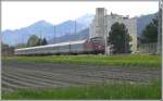 Re 4/4 II 11148 nhert sich mit EC 161 Vorarlberg aus Zrich dem Grenzbahnhof Buchs SG.