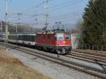 SBB - Schnellzug nach Luzern mit der Re 4/4 11116 unterwegs bei Sursee am 17.02.2008