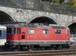 SBB - Re 4/4 11114 im Bahnhof von Neuchtel am 24.03.2008