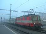 Die Re 4/4 II 11108 bringt den EC 193 nach Mnchen in den Zrcher Hauptbahnhof.