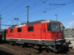 Re 4/4  11144 vor dem IC nach Zrich- Chur, bei der Ausfahrt in Olten am 19 Juli 08