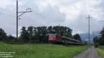 Die Rheintalexpress Zge - hier 3818 - verkehren dieses Wochenende nur von Buchs SG nach St.Gallen. Hier rauscht die rote Re 4/4 II 11153 in Haag SG an mir vorbei.
09.08.08 